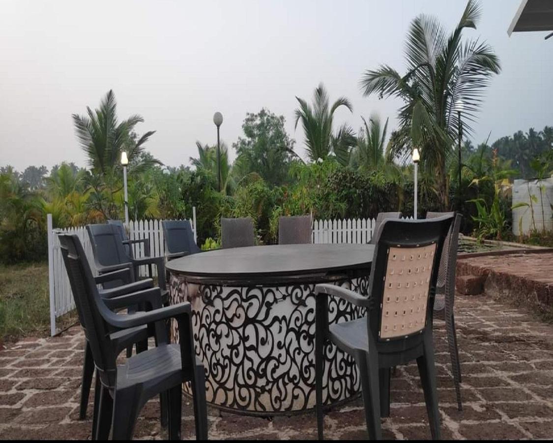 Exotica Beach Retreats ดิเวเอการ์ ภายนอก รูปภาพ